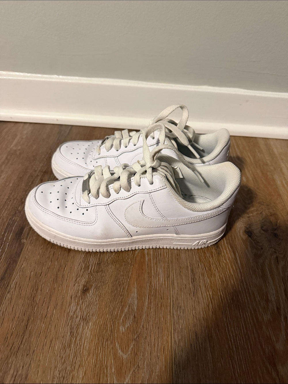 Nike Air Force 1 Low Top Sneakers - Clean White